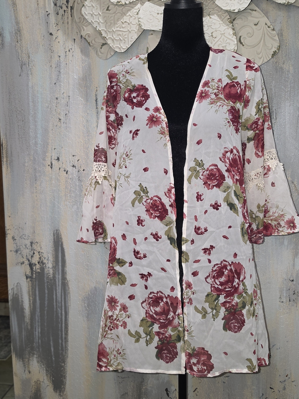 GG Collection White Floral Kimono with Burgundy Rose Print